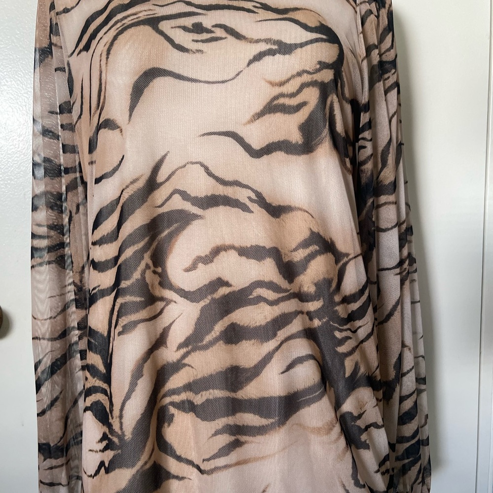 Stylish Animal Print Women's Top - Picture 7 of 10
